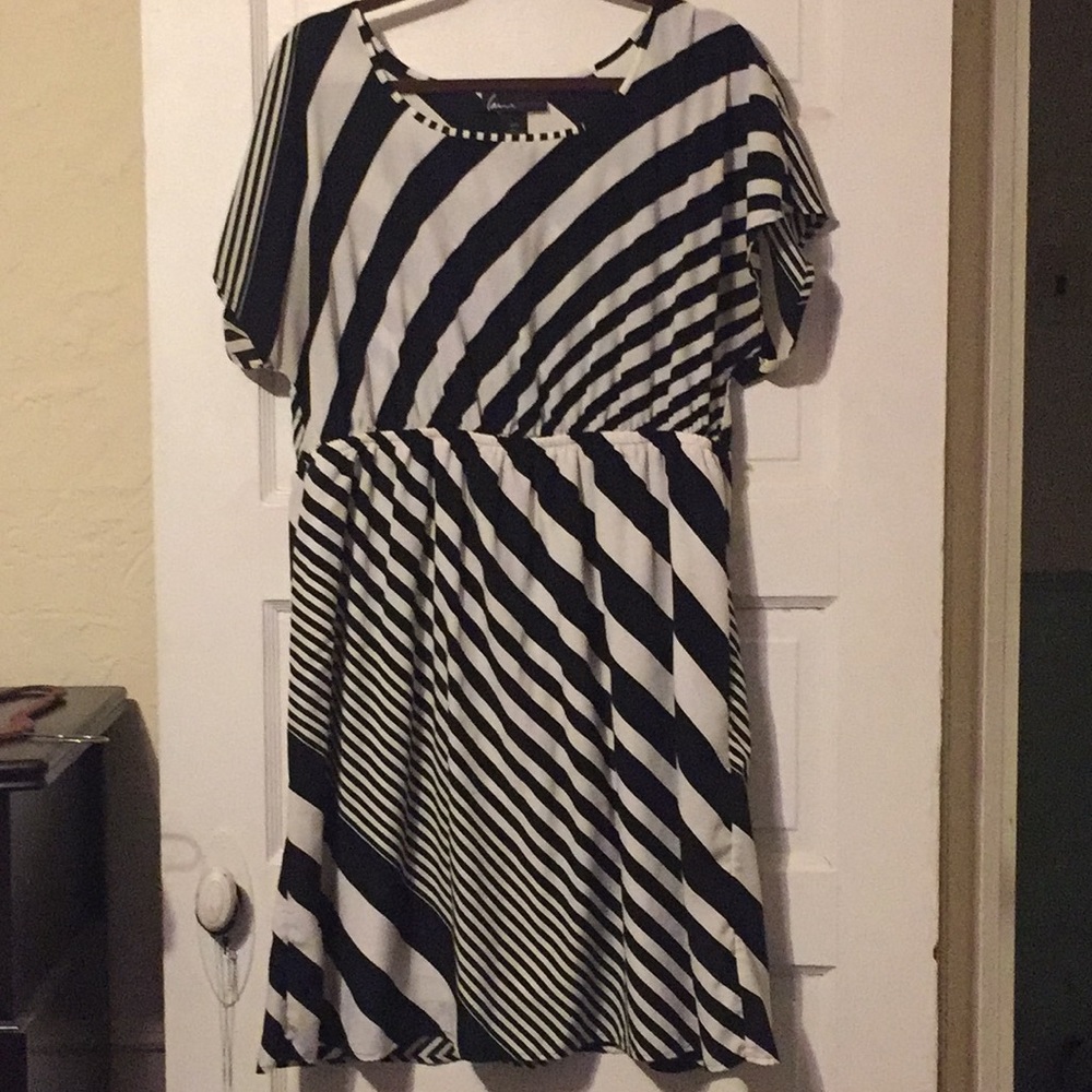 Lane Bryant 14/16 black and white dress lined